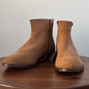 Johnston & Murphy tan suede ankle boots, like new